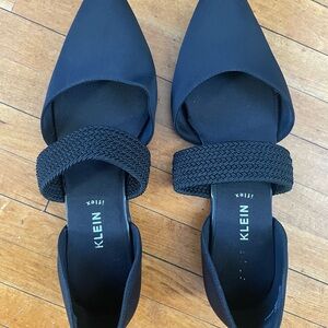 Women's Black Pointy Toe Flats